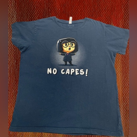 Disney Pixar Incredibles T-shirt, short sleeve featuring Edna women’s size xl - Picture 1 of 2